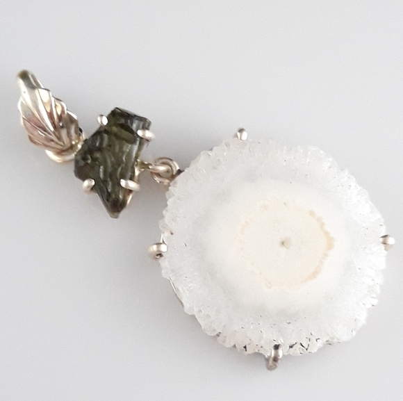 Natural Solar Quartz Eye & Moldavite Pendant - Picture 6 of 8